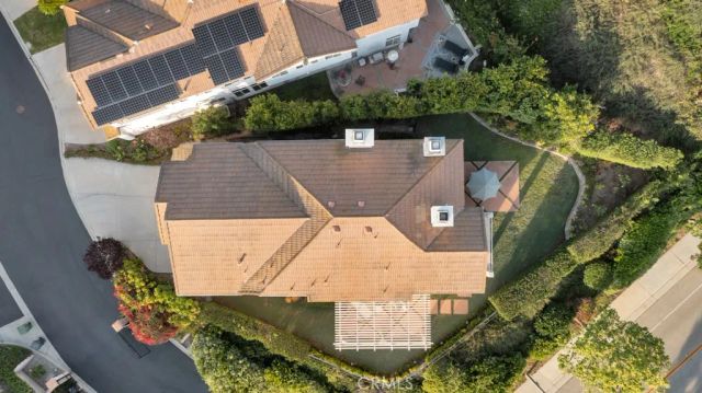 22420 Pinewood Court, Calabasas, CA 91302