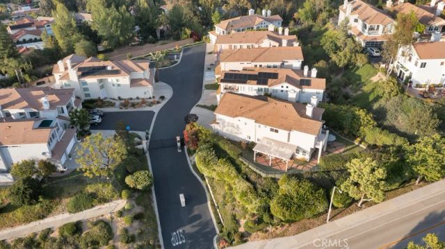 22420 Pinewood Court, Calabasas, CA 91302