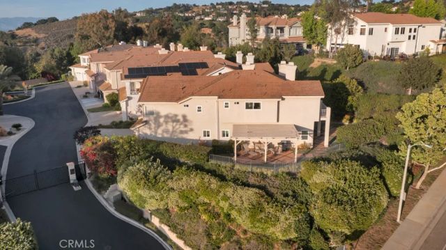 22420 Pinewood Court, Calabasas, CA 91302