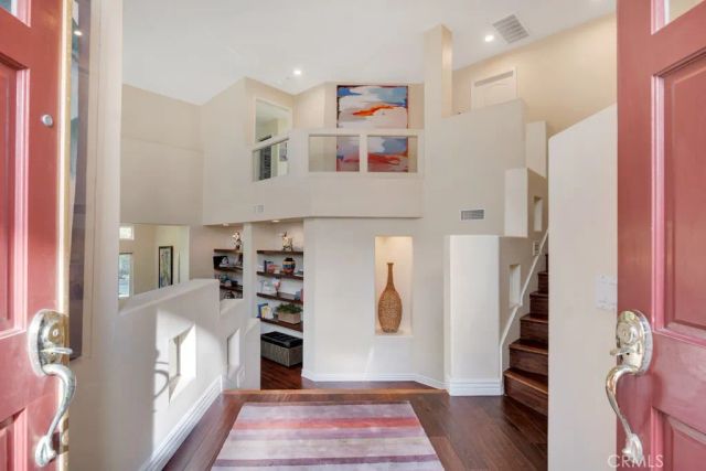 22420 Pinewood Court, Calabasas, CA 91302