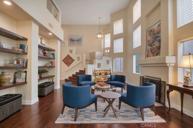 22420 Pinewood Court, Calabasas, CA 91302