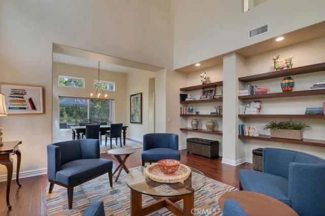 22420 Pinewood Court, Calabasas, CA 91302