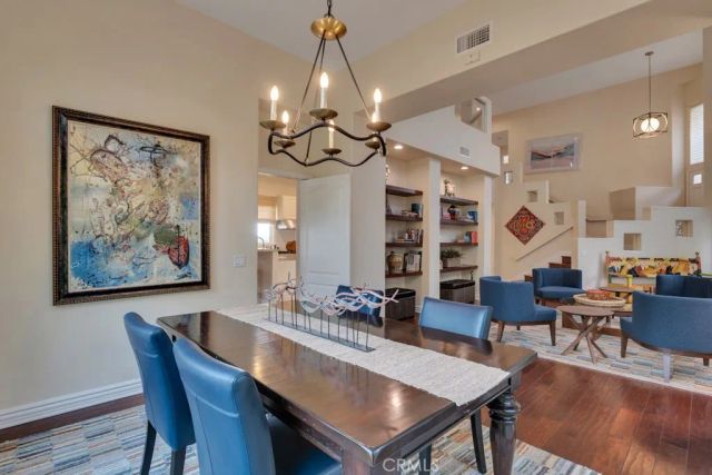 22420 Pinewood Court, Calabasas, CA 91302