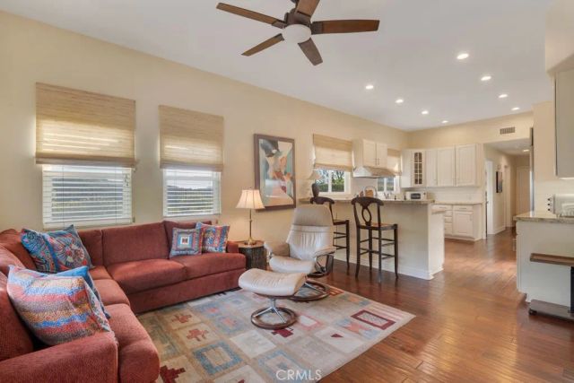 22420 Pinewood Court, Calabasas, CA 91302