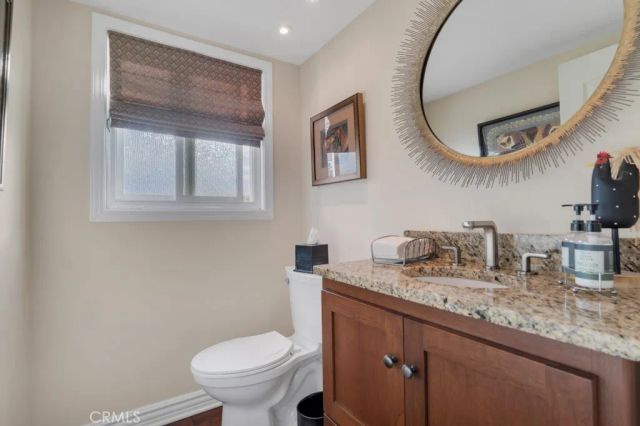 22420 Pinewood Court, Calabasas, CA 91302