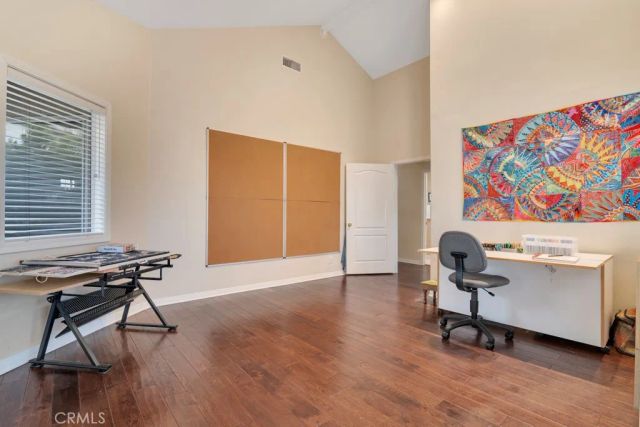 22420 Pinewood Court, Calabasas, CA 91302
