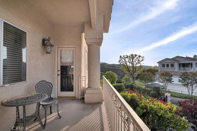 22420 Pinewood Court, Calabasas, CA 91302