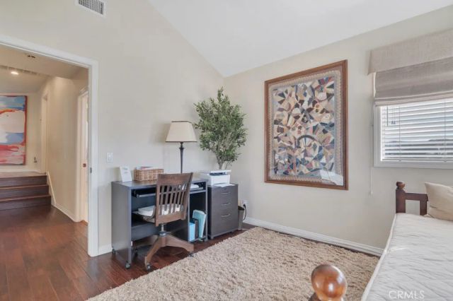 22420 Pinewood Court, Calabasas, CA 91302