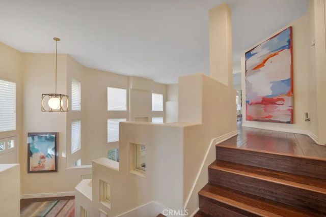 22420 Pinewood Court, Calabasas, CA 91302