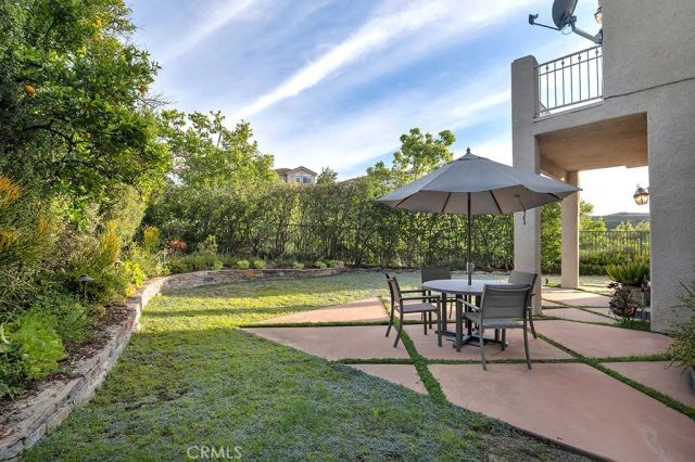 22420 Pinewood Court, Calabasas, CA 91302