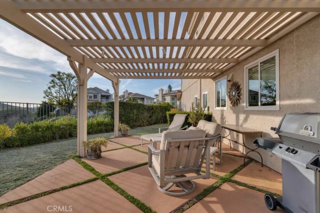 22420 Pinewood Court, Calabasas, CA 91302