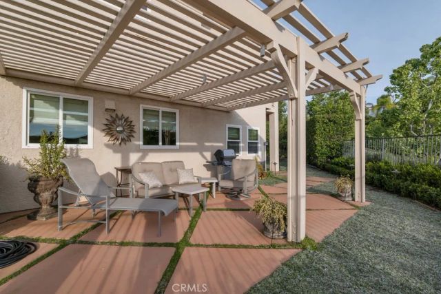 22420 Pinewood Court, Calabasas, CA 91302