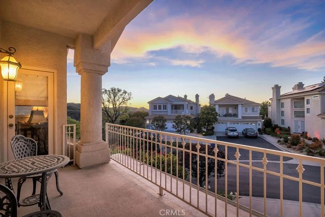 22420 Pinewood Court, Calabasas, CA 91302