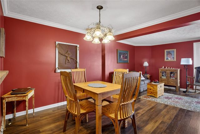 1513 Timberidge Dr, Bethel Park, PA 15102