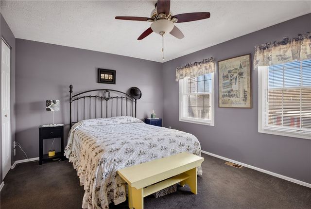 1513 Timberidge Dr, Bethel Park, PA 15102