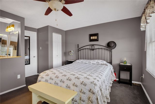 1513 Timberidge Dr, Bethel Park, PA 15102