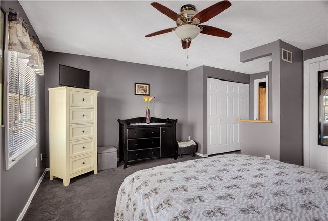 1513 Timberidge Dr, Bethel Park, PA 15102