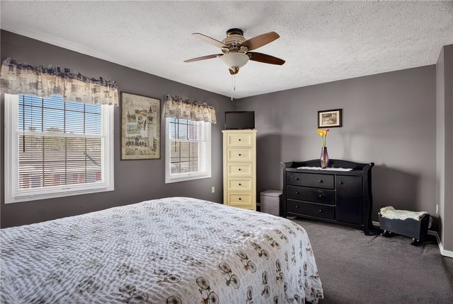 1513 Timberidge Dr, Bethel Park, PA 15102