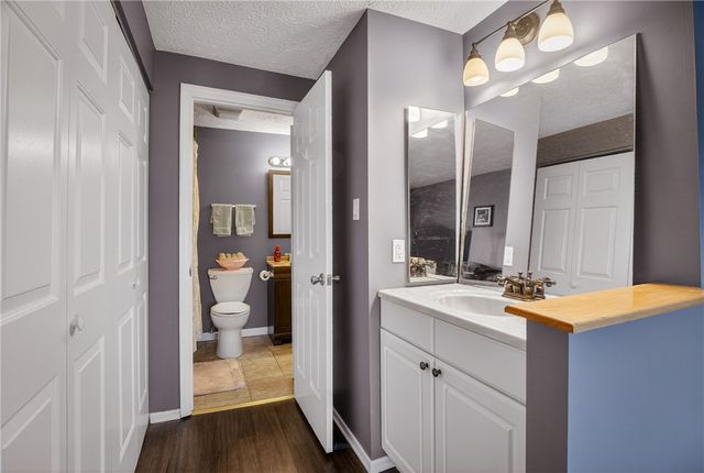 1513 Timberidge Dr, Bethel Park, PA 15102