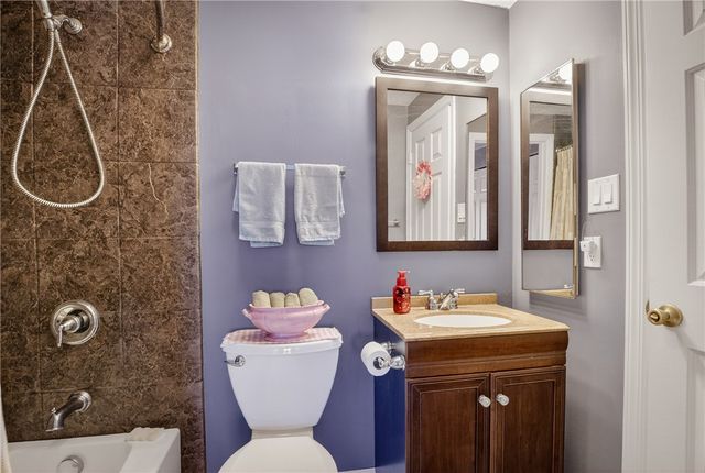 1513 Timberidge Dr, Bethel Park, PA 15102