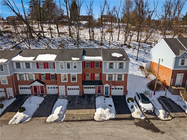 1513 Timberidge Dr, Bethel Park, PA 15102