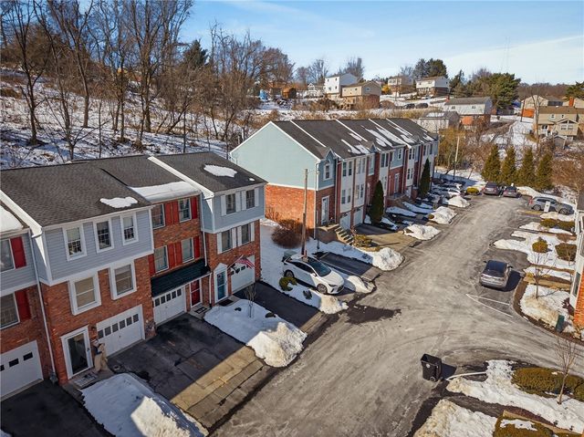 1513 Timberidge Dr, Bethel Park, PA 15102