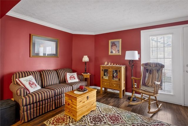 1513 Timberidge Dr, Bethel Park, PA 15102