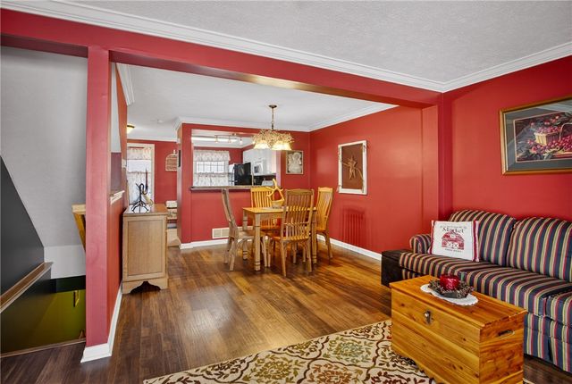 1513 Timberidge Dr, Bethel Park, PA 15102