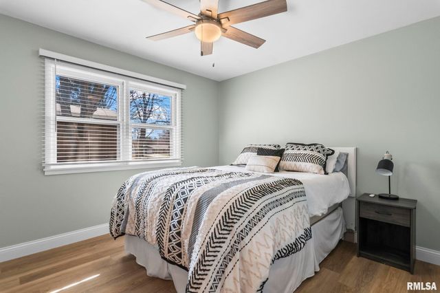 730 W WALNUT Street, Chatham, IL 62629