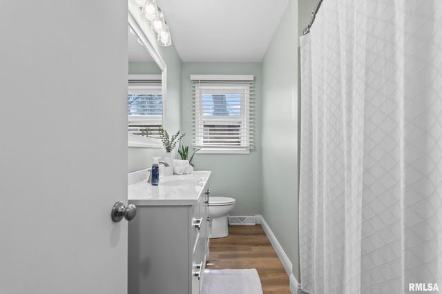 730 W WALNUT Street, Chatham, IL 62629