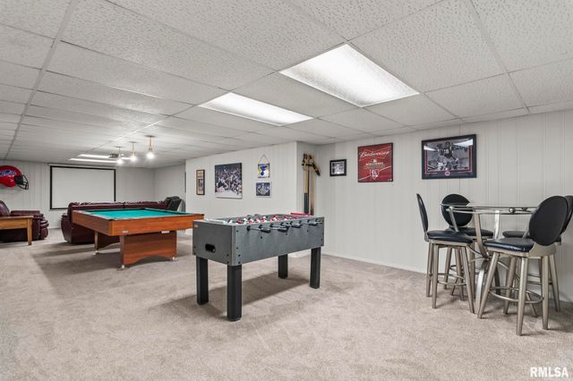 730 W WALNUT Street, Chatham, IL 62629