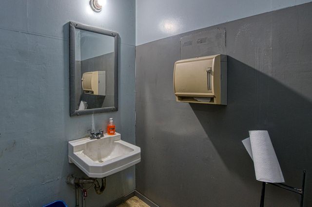 1956 E Front Street, Selma, CA 93662