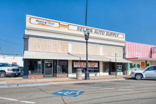 1956 E Front Street, Selma, CA 93662