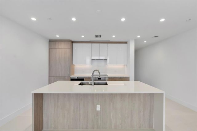 153 Seabreeze Boulevard 1203, Fort Lauderdale, FL 33304