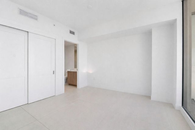 153 Seabreeze Boulevard 1203, Fort Lauderdale, FL 33304