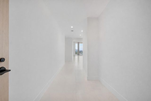 153 Seabreeze Boulevard 1203, Fort Lauderdale, FL 33304