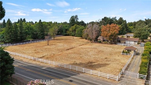 875 El Monte Avenue, Chico, CA 95928