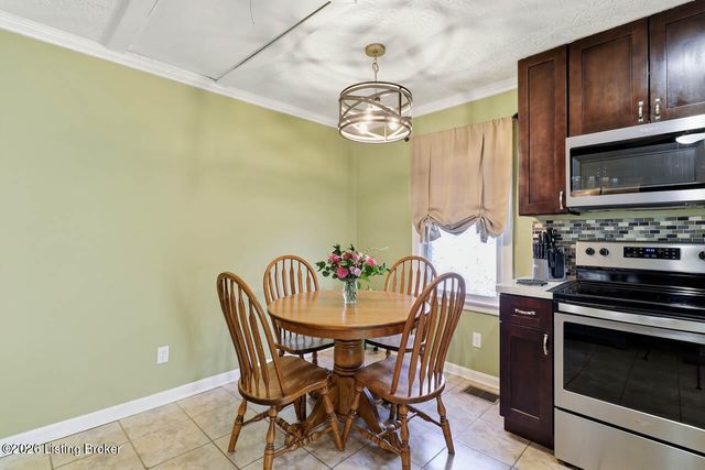 1357 Trinity Park Dr, Louisville, KY 40213