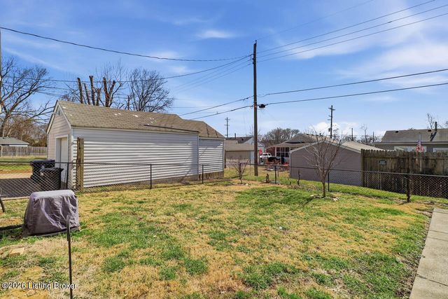 1357 Trinity Park Dr, Louisville, KY 40213