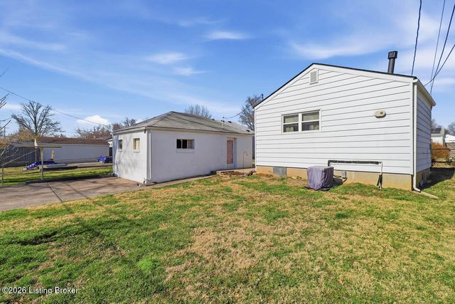 1357 Trinity Park Dr, Louisville, KY 40213