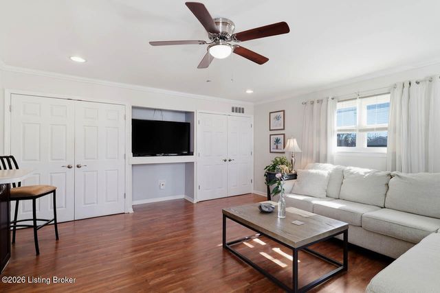 1357 Trinity Park Dr, Louisville, KY 40213