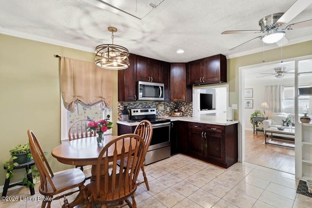 1357 Trinity Park Dr, Louisville, KY 40213