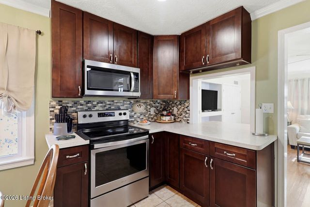 1357 Trinity Park Dr, Louisville, KY 40213