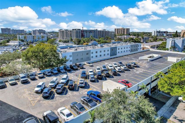 12550 Biscayne Blvd 304B, North Miami, FL 33181