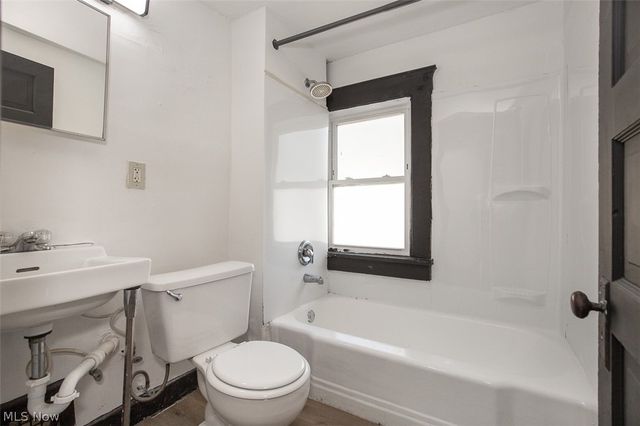 7610 Dearborn Avenue, Cleveland, OH 44102