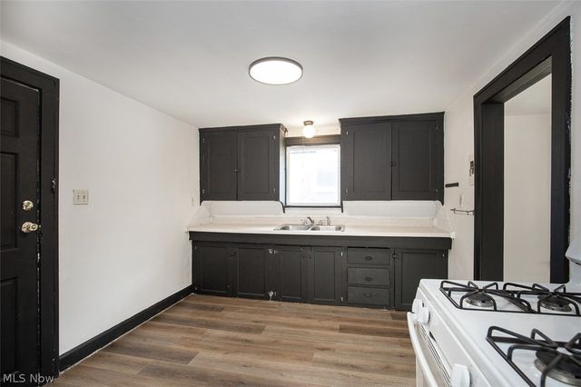 7610 Dearborn Avenue, Cleveland, OH 44102