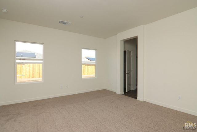 802 Kidlington Court, Bakersfield, CA 93307