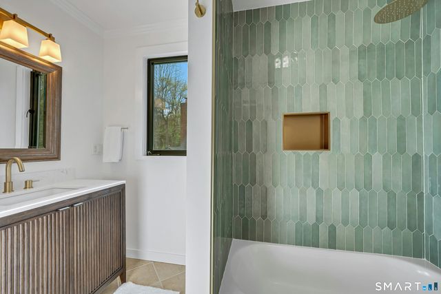 192 Barclay Drive, Stamford, CT 06903