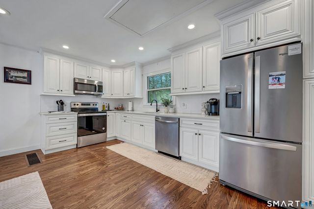 192 Barclay Drive, Stamford, CT 06903