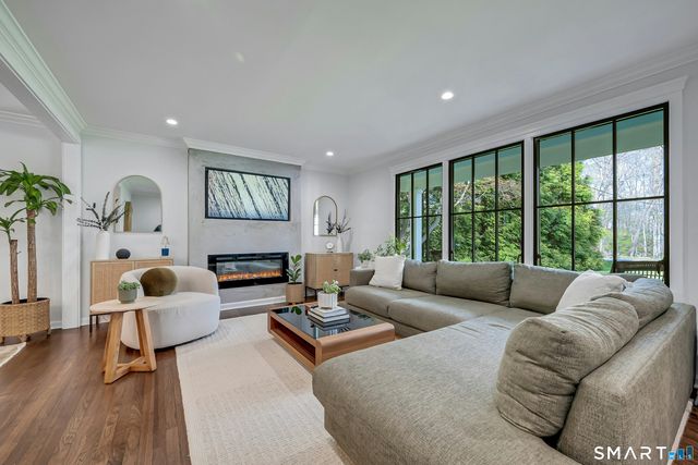 192 Barclay Drive, Stamford, CT 06903